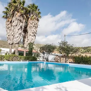  Villa Carrillo